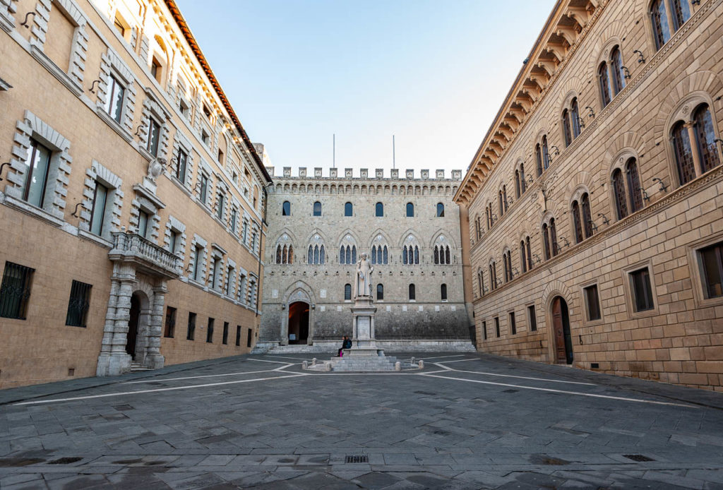 Piazza e Palazzo Salimbeni_Duccio Fiorini